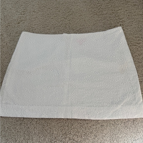 Lilly Pulitzer White Eyelet mini tate 10 - Picture 1 of 8